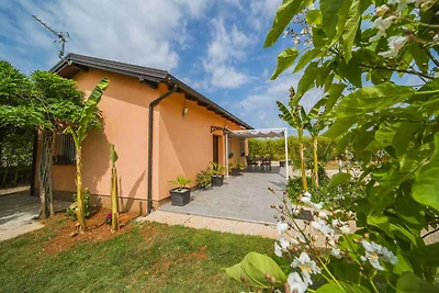 Villa mit Pool ruhig gelegen