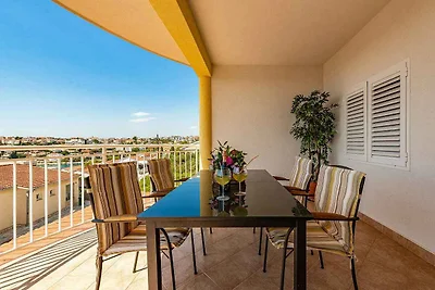 Ferienwohnung mit Pool und Meerblick