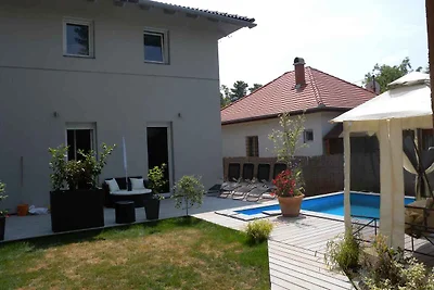 Ferienwohnung mit Swimmingpool und Klimanlage