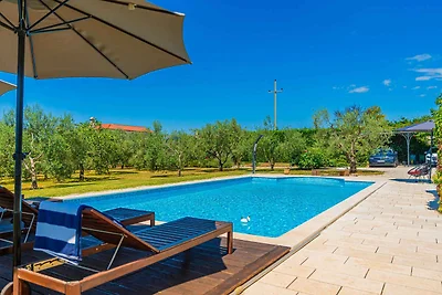 Villa mit Pool und Sauna