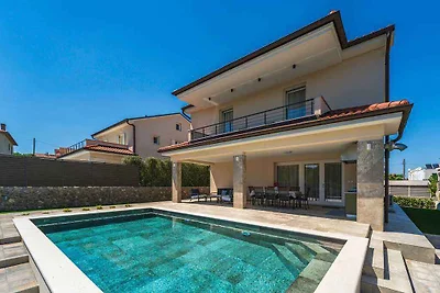 Villa Mit einem schönen Pool