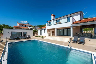 Villa mit Klimaanlage und Pool