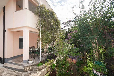 Ferienwohnung Sara in Rogoznica mit Gartenbli