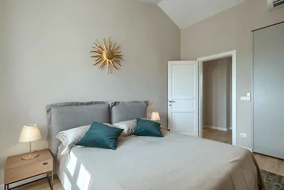 Villa mit Pool und gepflegtem Garten