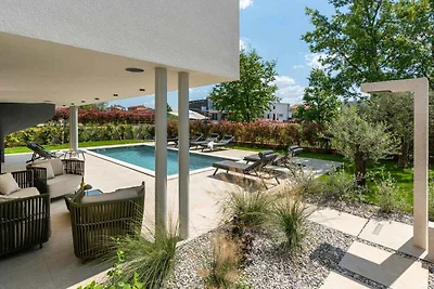 Villa mit Whirlpool und Sauna