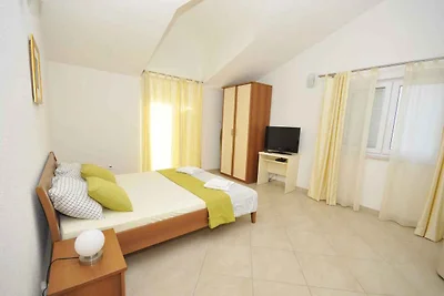 Appartamento Vacanza con famiglia Okrug Gornji