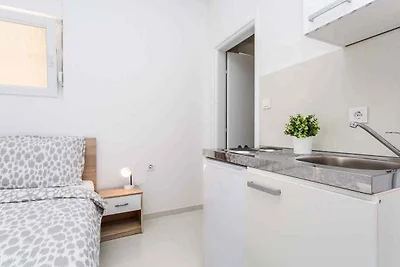 Studio mit Klimaanlage, WLAN, Parkplatz