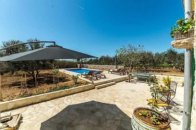 Villa mit Pool und Klimaanlage