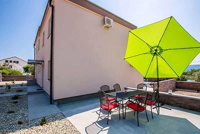 Ferienhaus mit Pool und Klimaanlage