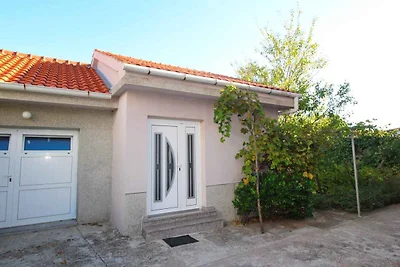 Ferienwohnung in ruhiger und sonniger Lage