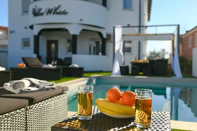 Ferienwohnung mit Pool zur gemeinsamen