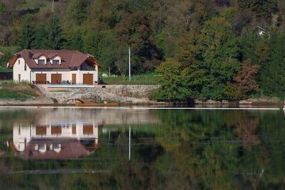 Villa am See mit Schwimmbad