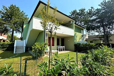 Ferienwohnung mit Pool modern eingerichtet