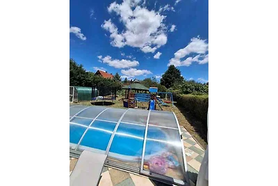 Ferienhaus mit Pool, Klima und moderner