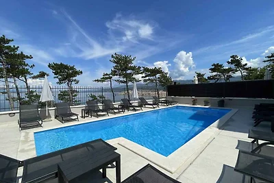 Luxuriöse Apartments mit Pool in Šilo auf der