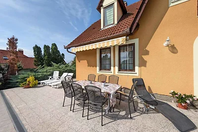 Ferienhaus mit Aussenpool, Grill und grossem