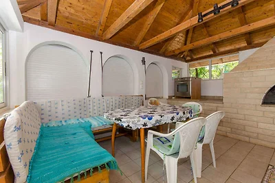 Ferienwohnung mit Terrasse und Grill