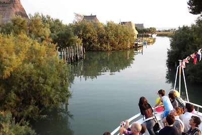 Studio mit Klimaanlage und Balkon