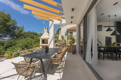 Moderne Ferienvilla Sullago mit Seeblick und 