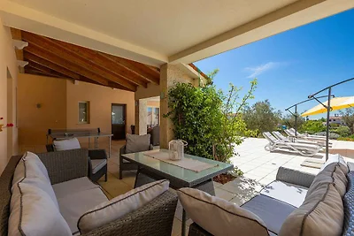 Villa mit Pool, Klimaanlage, Fitness und