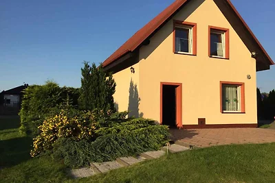 Ferienhaus 300 m vom See, 30 km von der Ostse