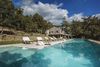 Ferienhaus mit Pool und Whirlpool