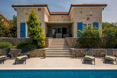 Villa mit Pool