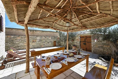Ferienhaus mit Pool und Klimaanlage