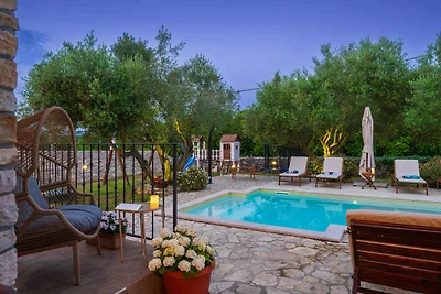 Ferienhaus mit Pool und Klimaanlage