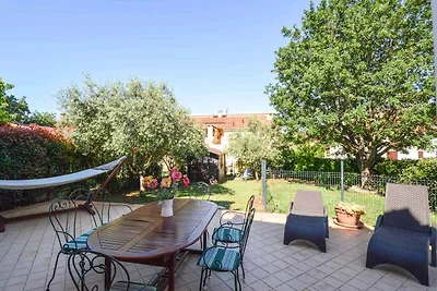Ferienwohnung mit Garten und Klimaanlage