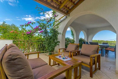 Ferienwohnung mit Balkon und Pool