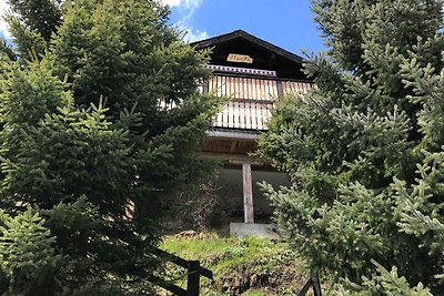 Chalet mit Balkon und Heizung