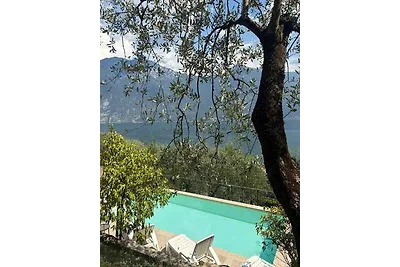 Ferienwohnung mit Balkon, Seeblick und Pool