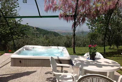 Ferienwohnung mit Whirlpool und Garten