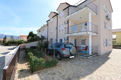 Ferienwohnung mit Terrasse und Klimaanlage
