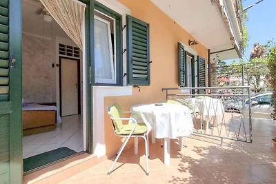 Studio mit Terrasse und Internet