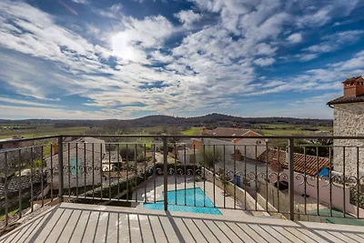 Ferienhaus mit Pool und Taverne für