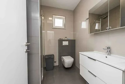 Ferienwohnung mit Klimaanlage und Balkon