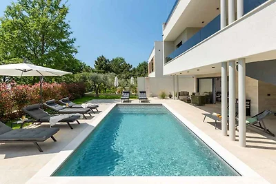 Villa mit Whirlpool und Sauna