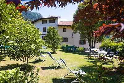 Ferienhaus mit Balkon und Garten