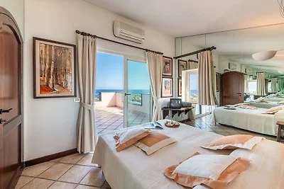 Ferienhaus mit 2 Etagen und Aussenpool