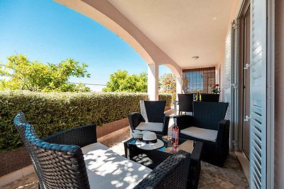 Ferienwohnung mit Terrasse, Aussenpool und