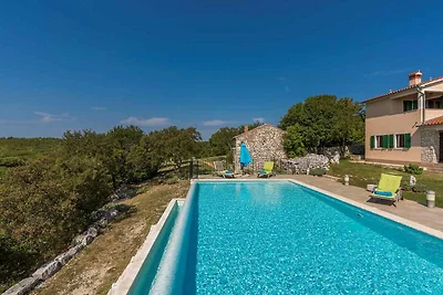 Villa mit Meerblick und Pool