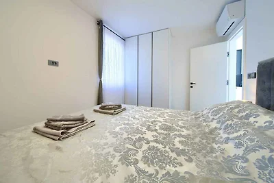 Ferienwohnung Luxuriöse Entspannung – Mirna m