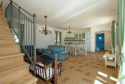 Ferienhaus mit Terrasse und Pool