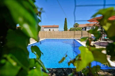 Villa mit Pool und Klimaanlage