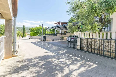 Gemütliche Ferienwohnung Marina in Ražanj mit