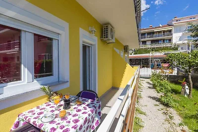 Ferienwohnung mit Klimaanlage und Balkon