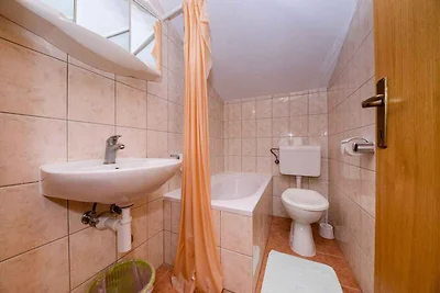 Ferienwohnung mit Pool und Meerblick