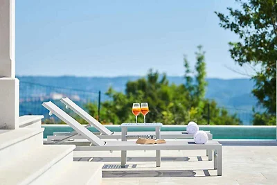 Villa mit Klimaanlage und Pool